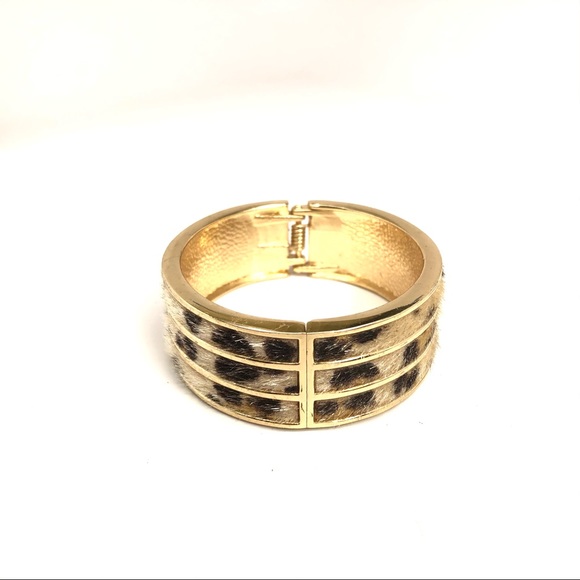 Faux Furry Fuzzy Leopard Print Clamper Bracelet - Picture 7 of 13